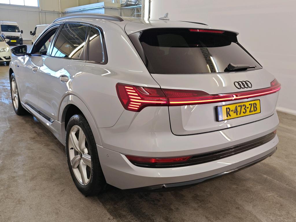 Foto 32 van Audi e-tron