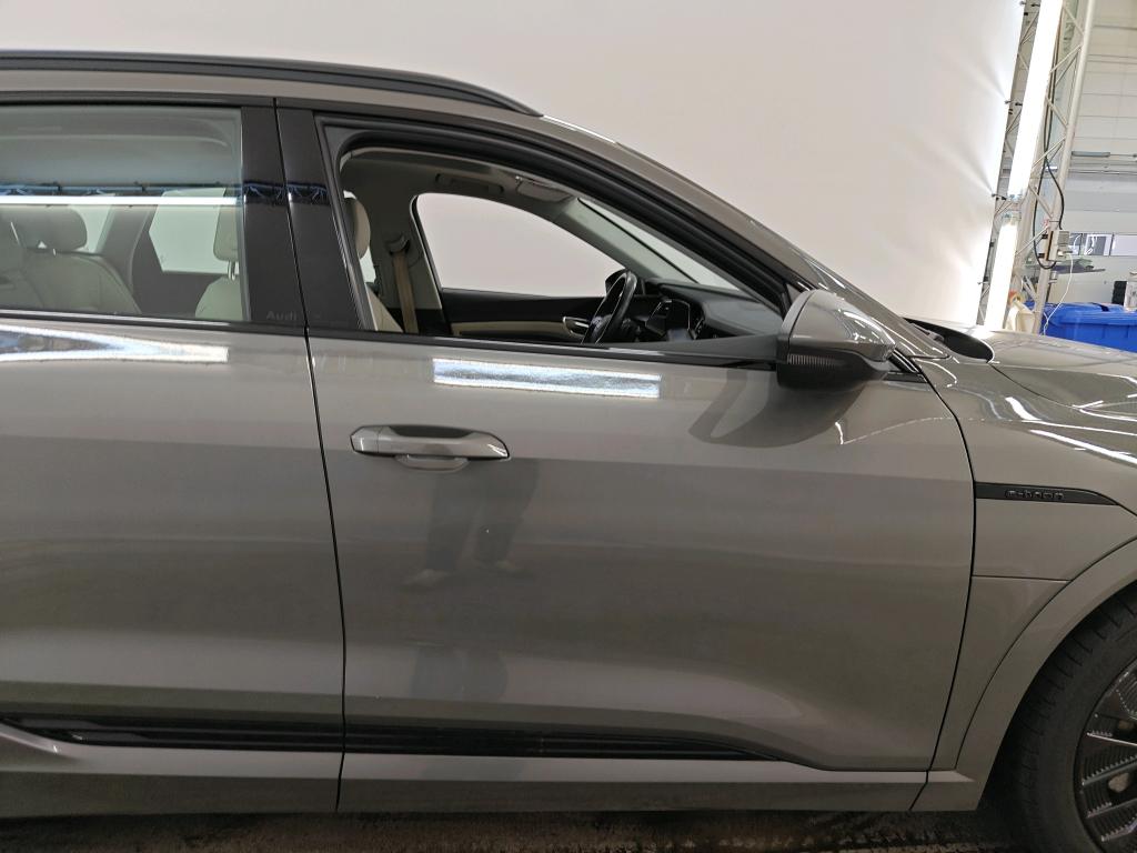 Foto 14 van Audi Q8