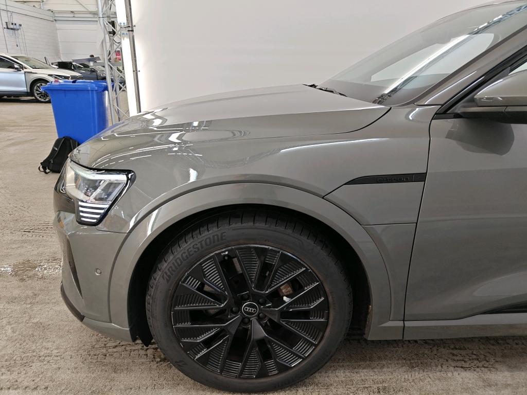 Foto 27 van Audi Q8