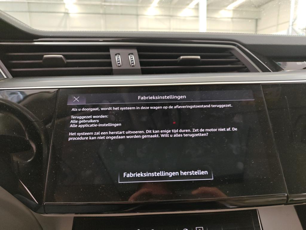 Foto 31 van Audi Q8