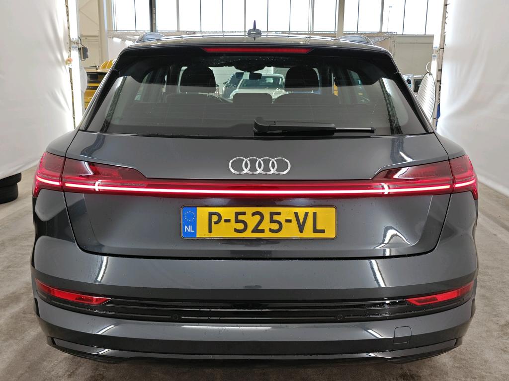 Foto 14 van Audi e-tron