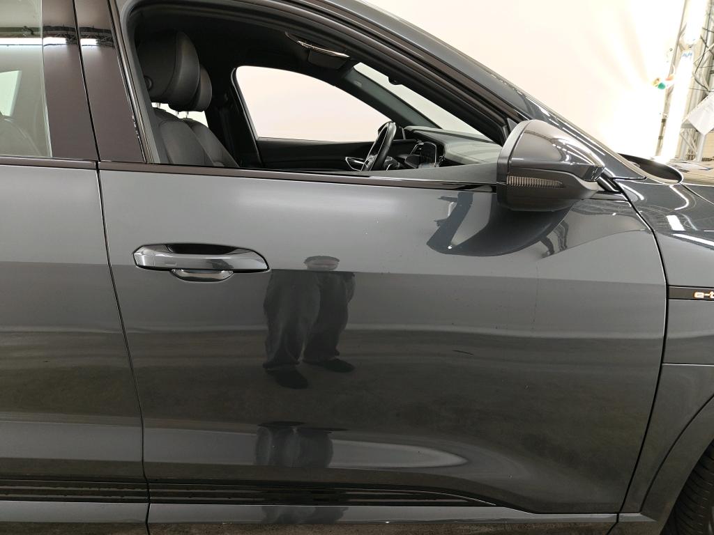 Foto 19 van Audi e-tron