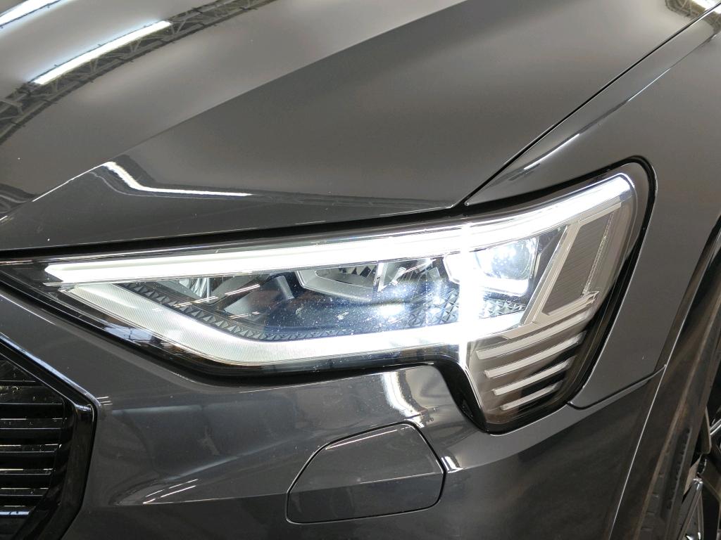 Foto 27 van Audi e-tron