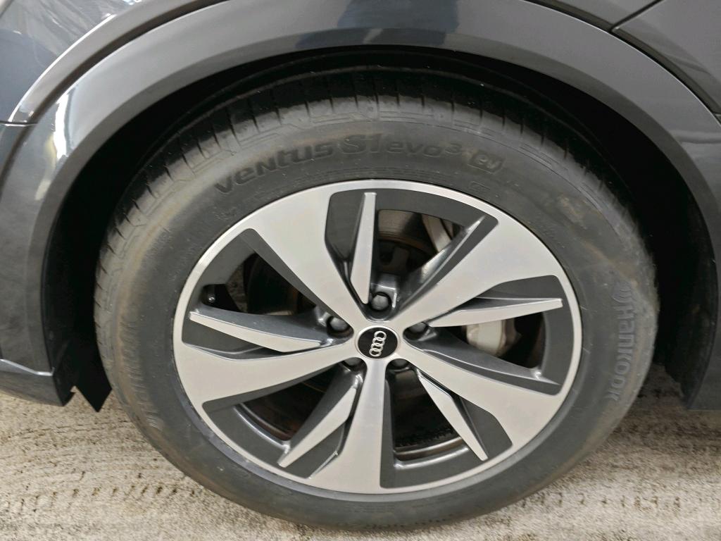 Foto 12 van Audi Q8