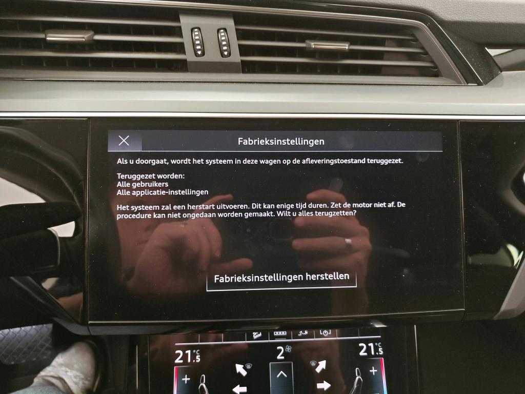 Foto 15 van Audi Q8