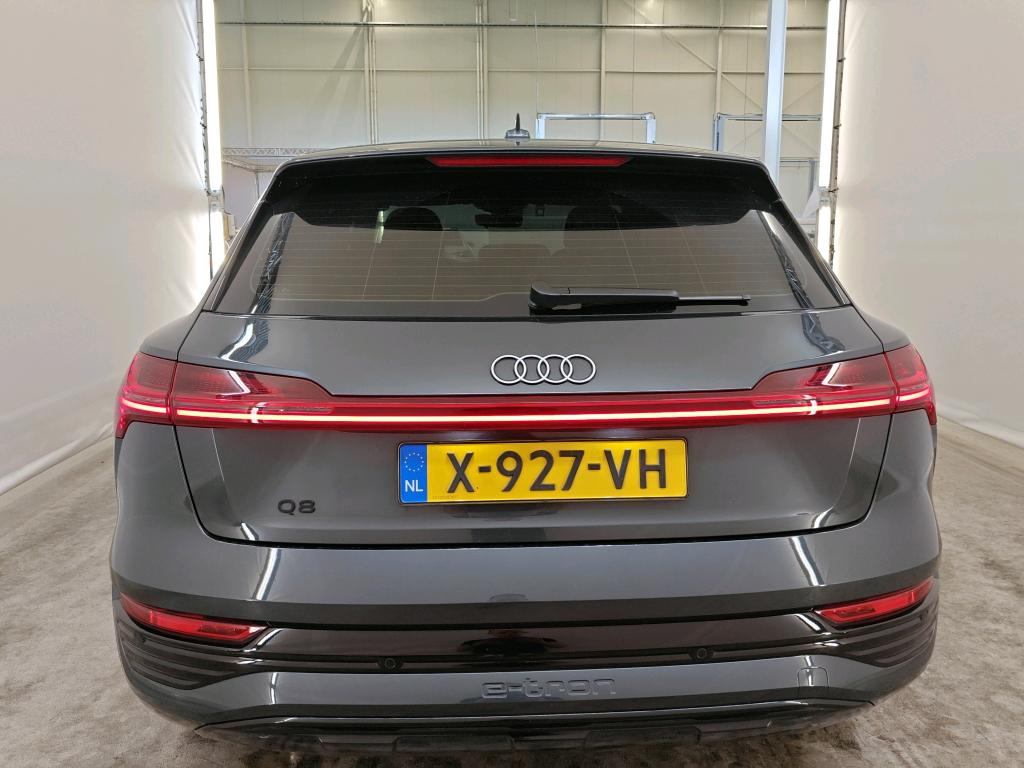 Foto 22 van Audi Q8
