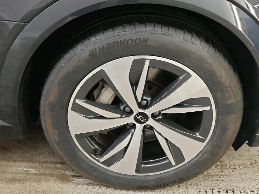 Foto 24 van Audi Q8