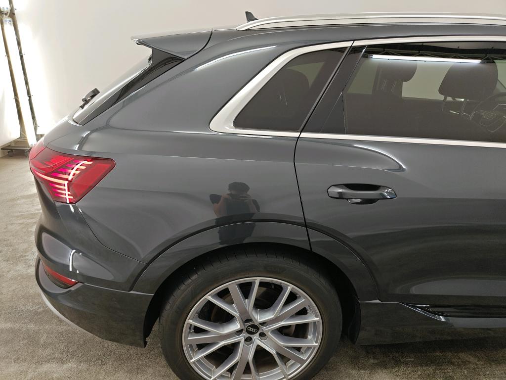 Foto 12 van Audi e-tron