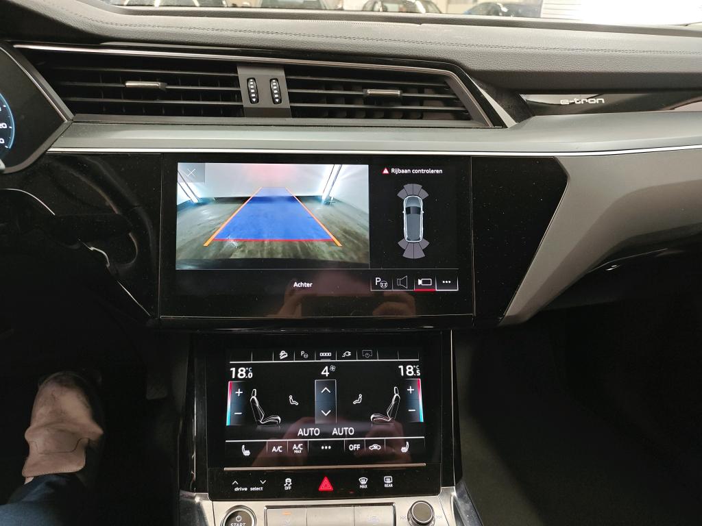 Foto 24 van Audi e-tron