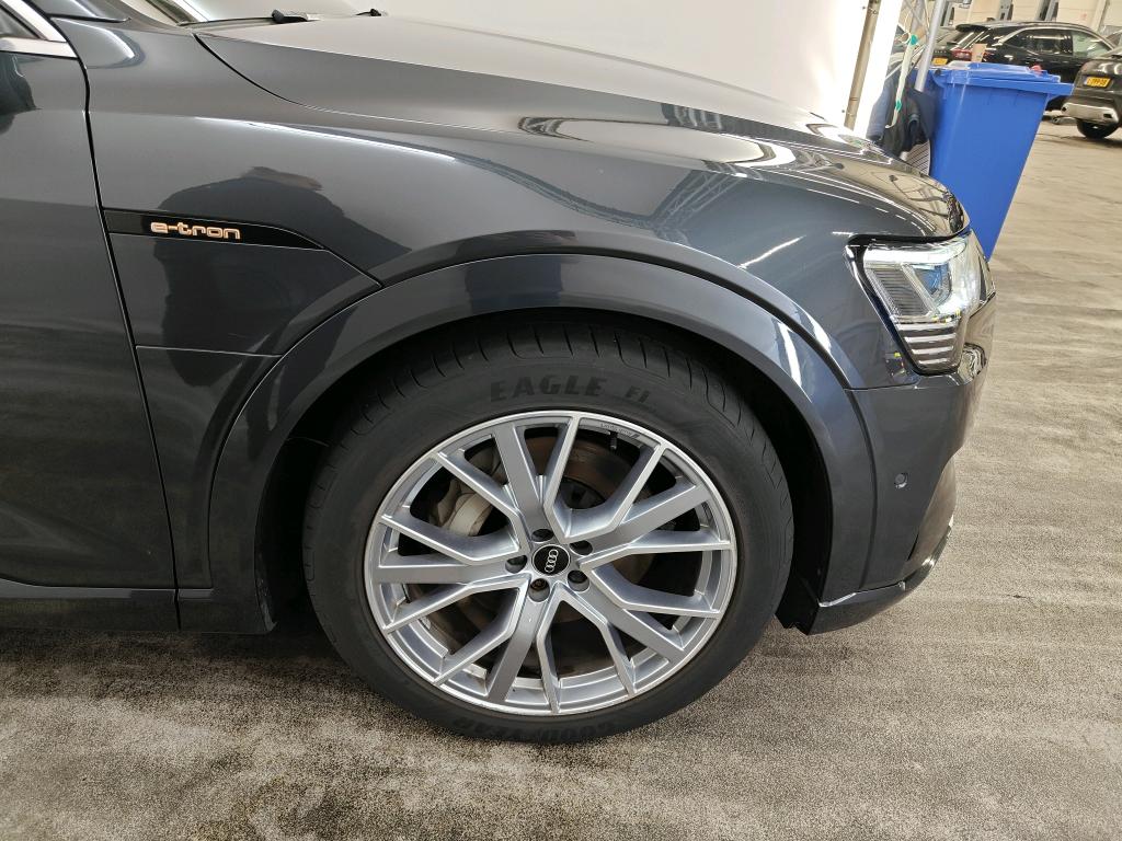 Foto 26 van Audi e-tron