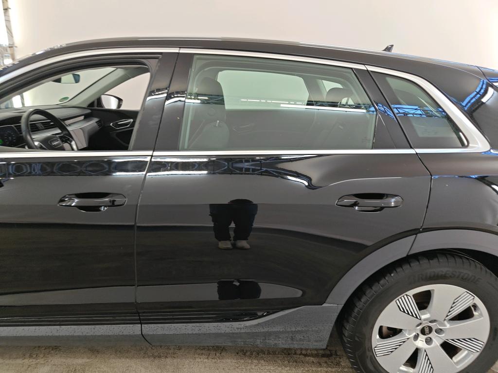 Foto 21 van Audi e-tron
