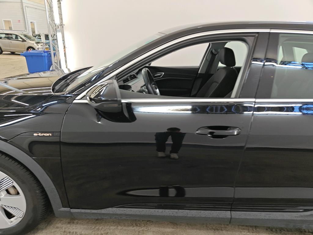 Foto 22 van Audi e-tron