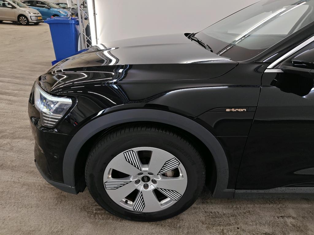 Foto 23 van Audi e-tron