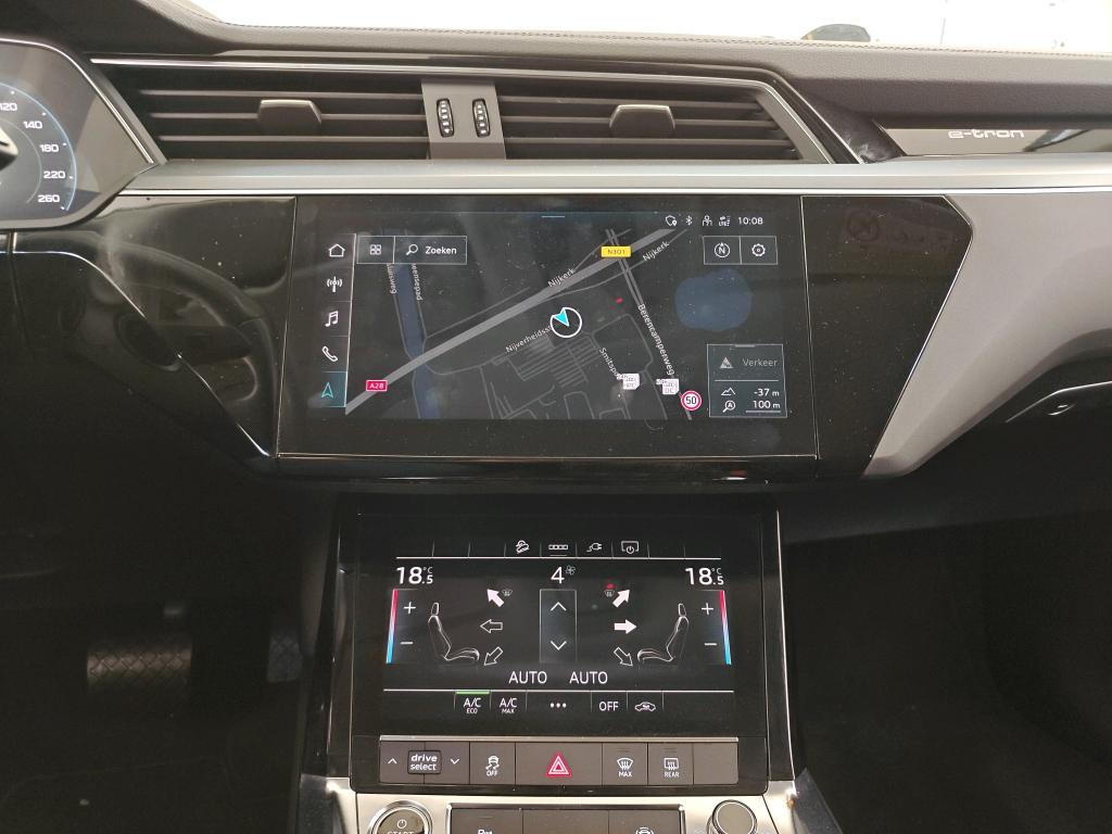 Foto 26 van Audi e-tron