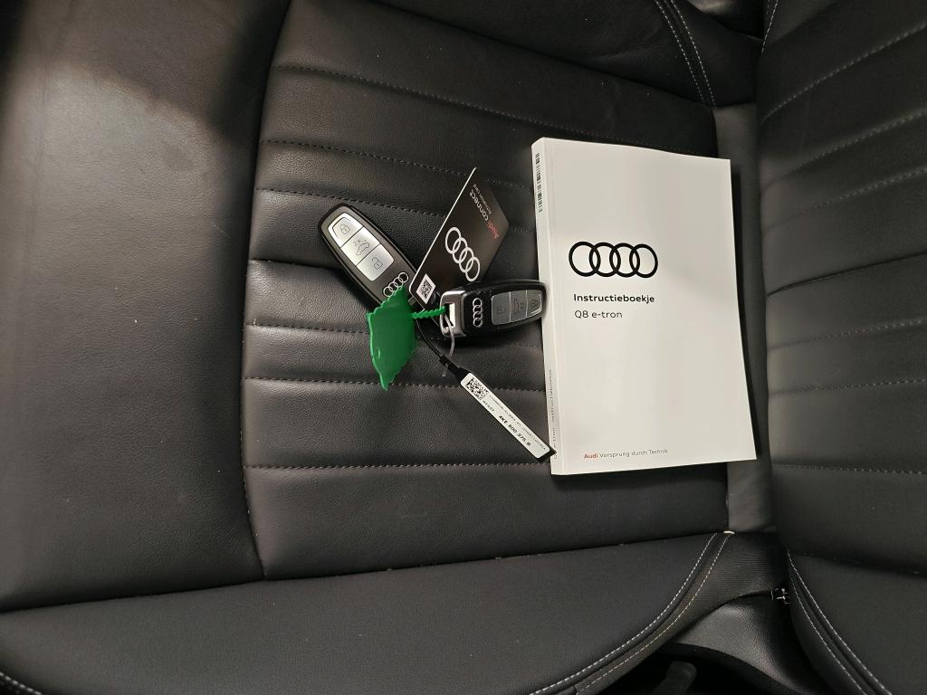 Foto 5 van Audi Q8