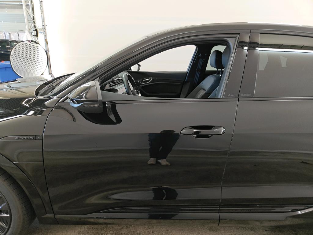 Foto 11 van Audi Q8