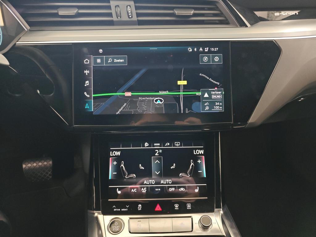 Foto 15 van Audi Q8