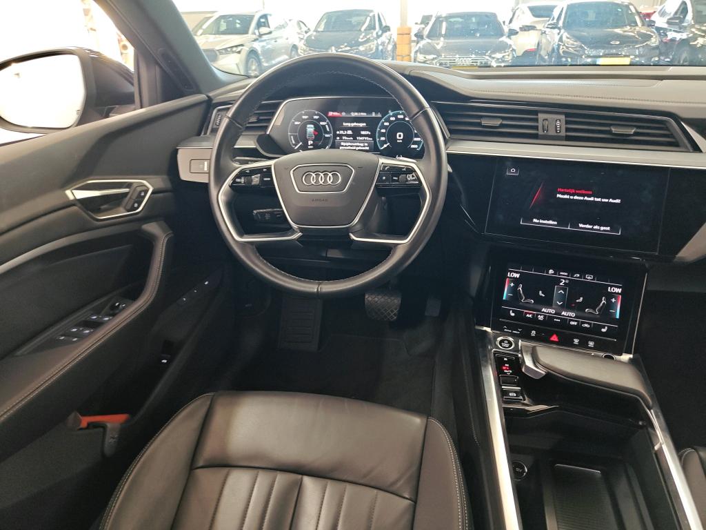 Foto 20 van Audi Q8