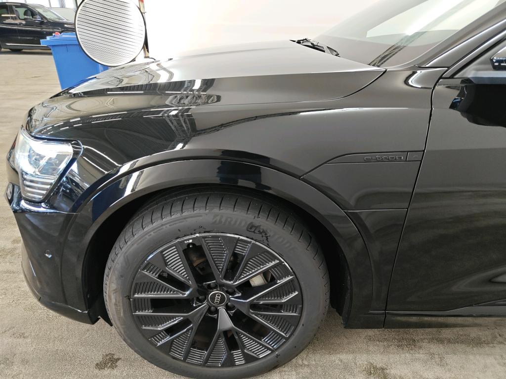 Foto 25 van Audi Q8