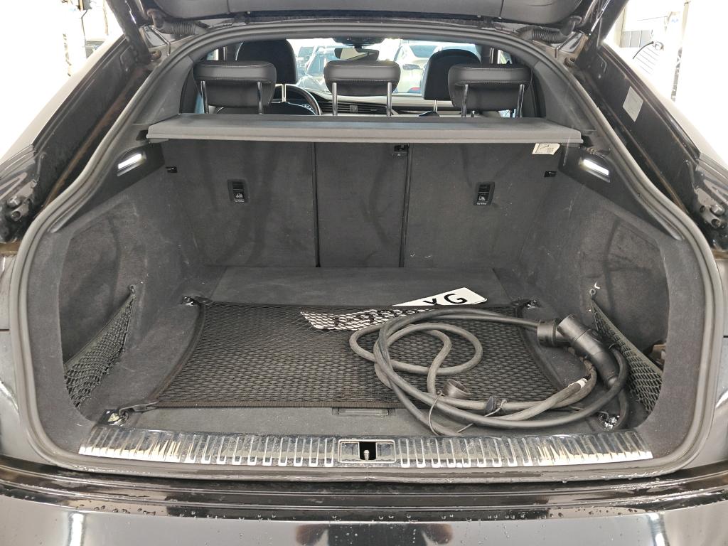 Foto 27 van Audi Q8
