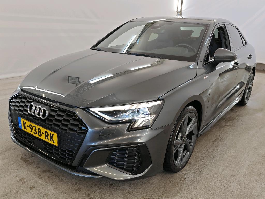 Audi A3 Audi A3 Limousine 35 TFSI S tronic S edition 4d + Optiekpakket zwart