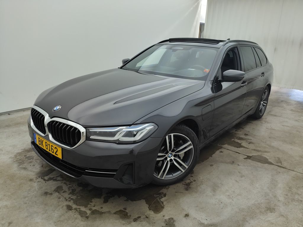 BMW 5 BMW 5 TOURING - 2020 530eXA 184 PHEV 5d (total options:29.795,73 Ex.Vat)