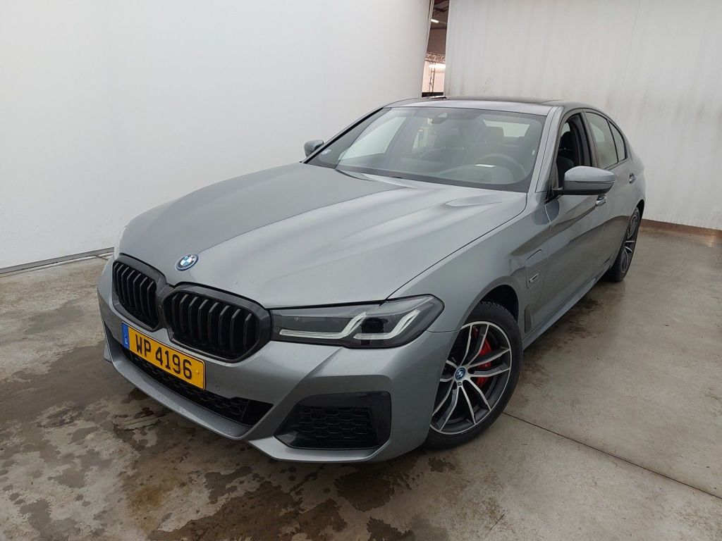 Thumbnail van BMW 5 - 2020 545eXAS 286 PHEV 4d