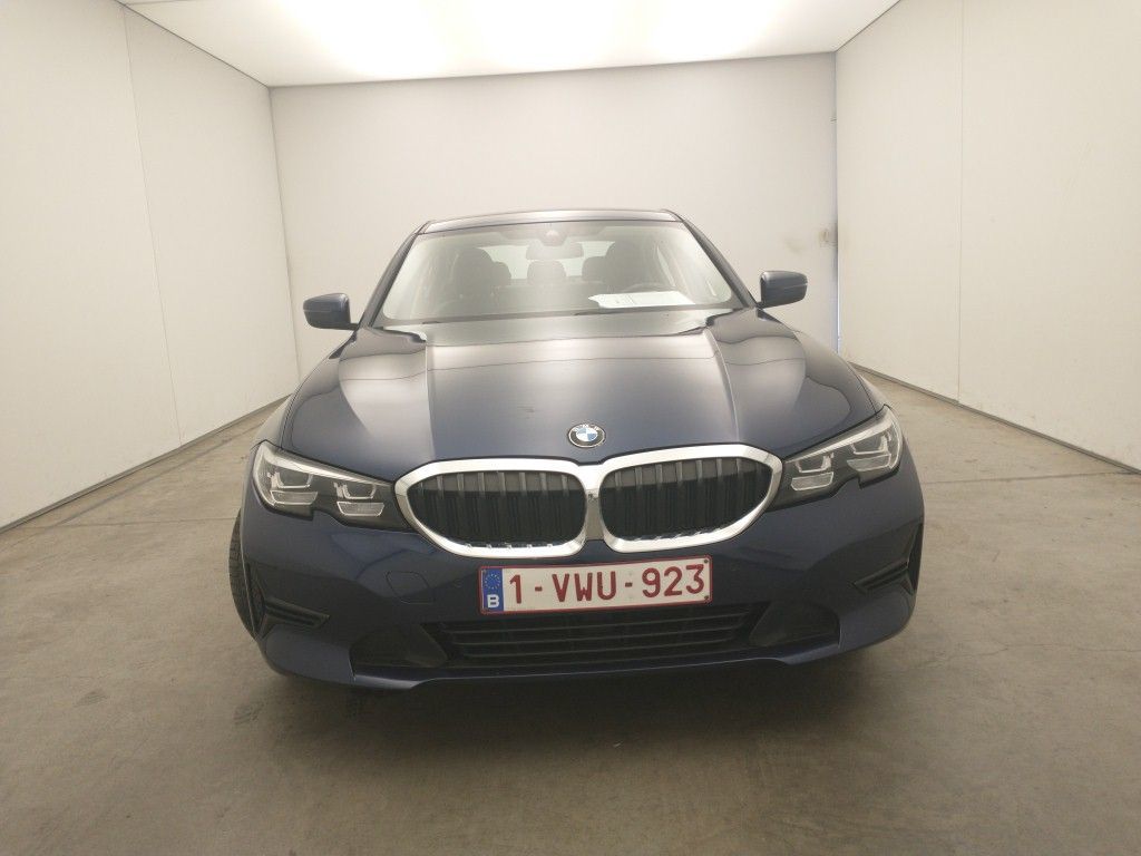 BMW SERIE 3  BMW 3 Reeks Berline 318d (100 kW) 4d
