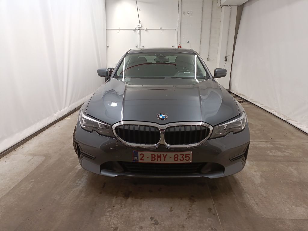 BMW SERIE 3  BMW 3 Reeks Berline 318dA (100 kW) 4d