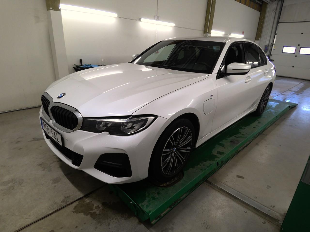 BMW SERIE 3  330e Connected Aut.