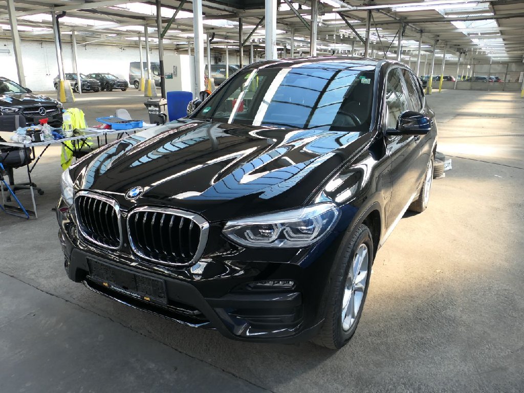 BMW X3 Baureihe X3 xDrive 30 e Advantage 2.0 215KW AT8 E6d