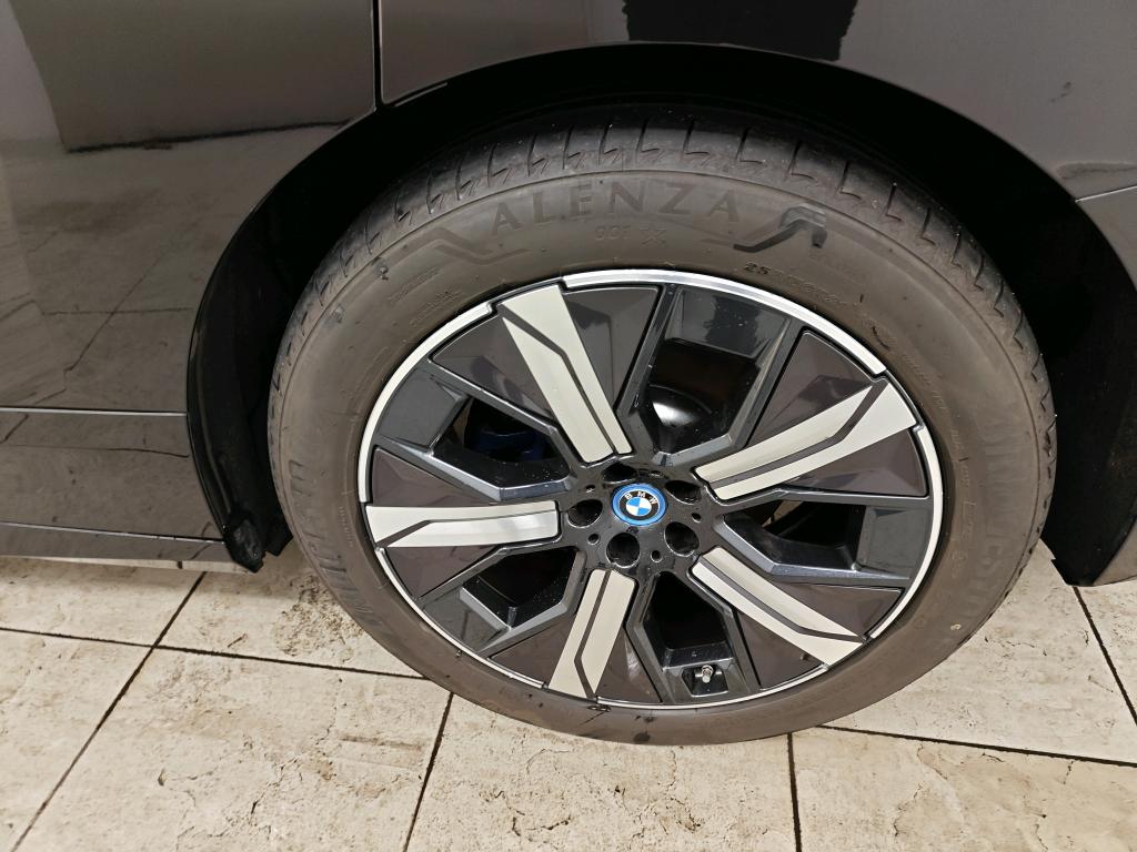 Foto 12 van BMW iX