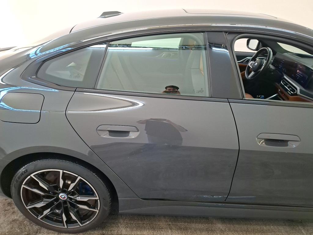 Foto 16 van BMW i4