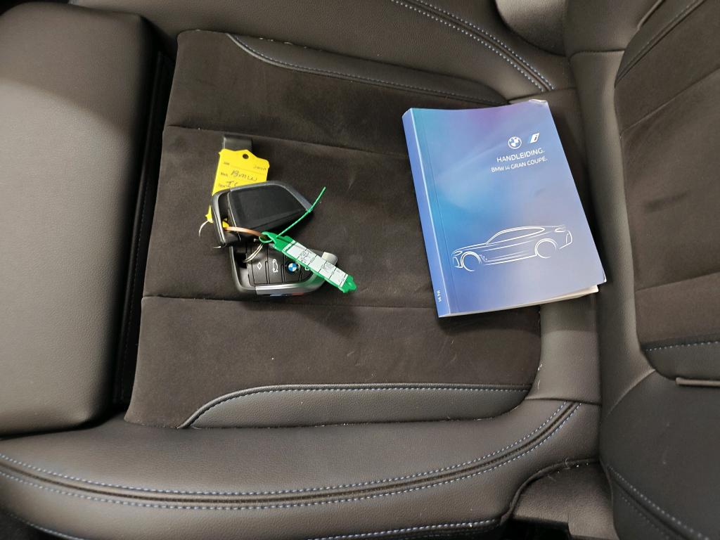 Photo 5 of BMW i4