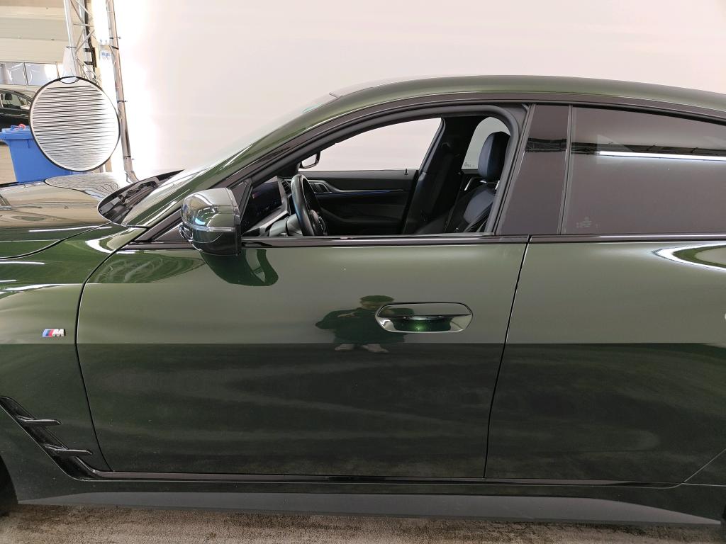 Photo 18 of BMW i4