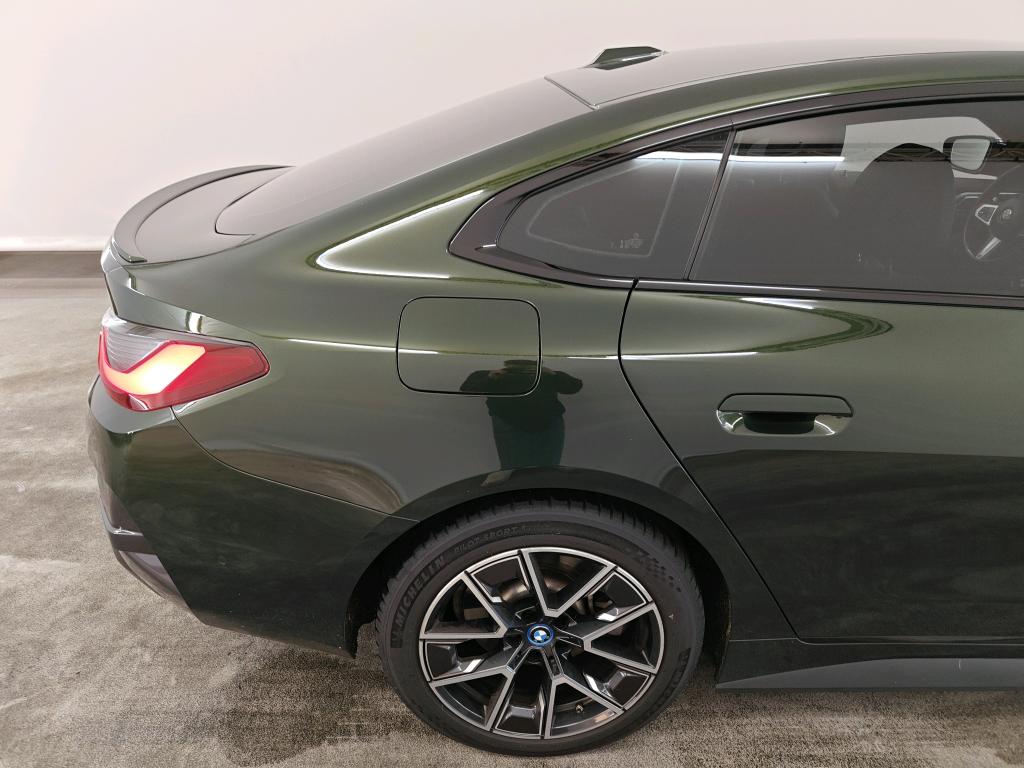 Photo 22 of BMW i4
