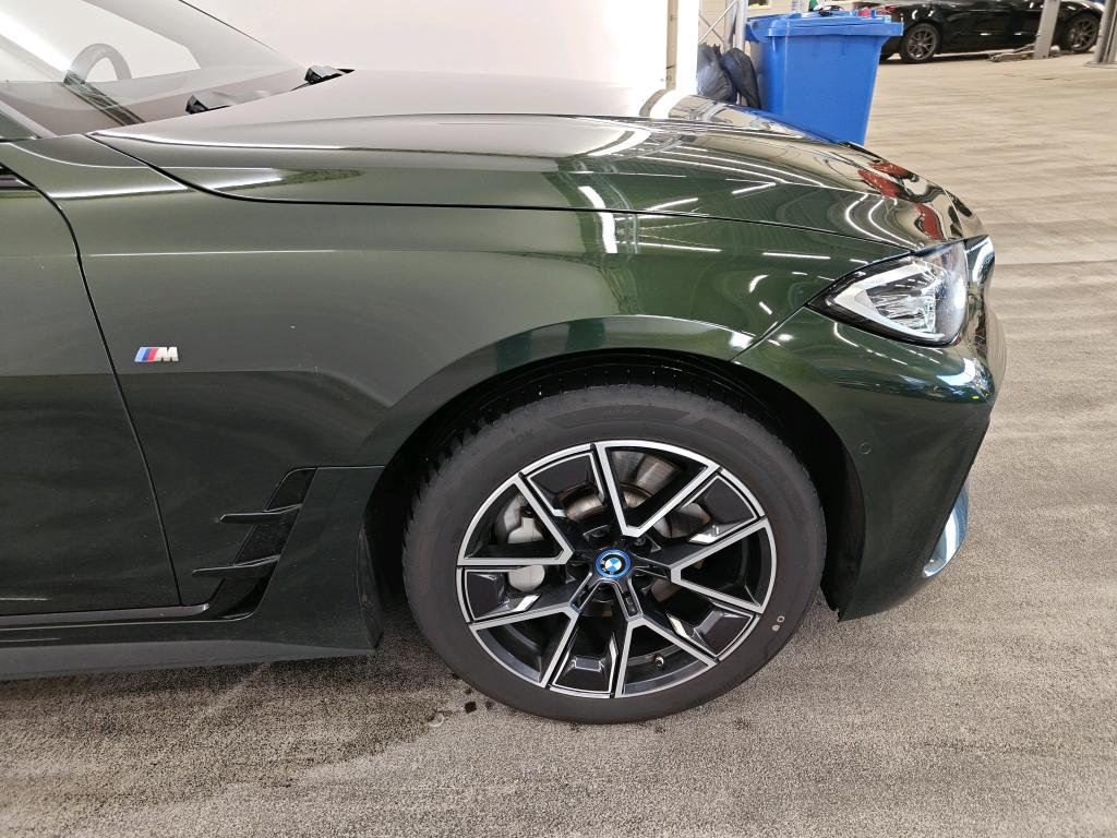 Photo 28 of BMW i4