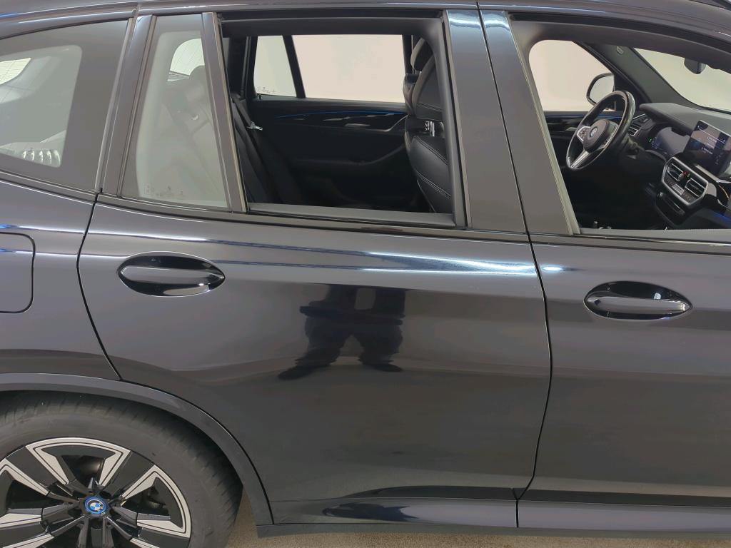 Foto 10 van BMW ix3