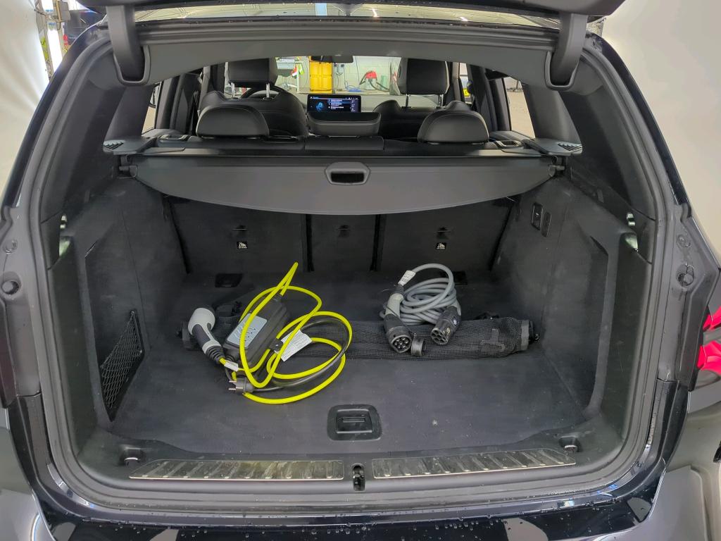 Foto 11 van BMW ix3