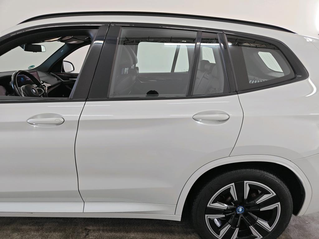 Foto 12 van BMW ix3