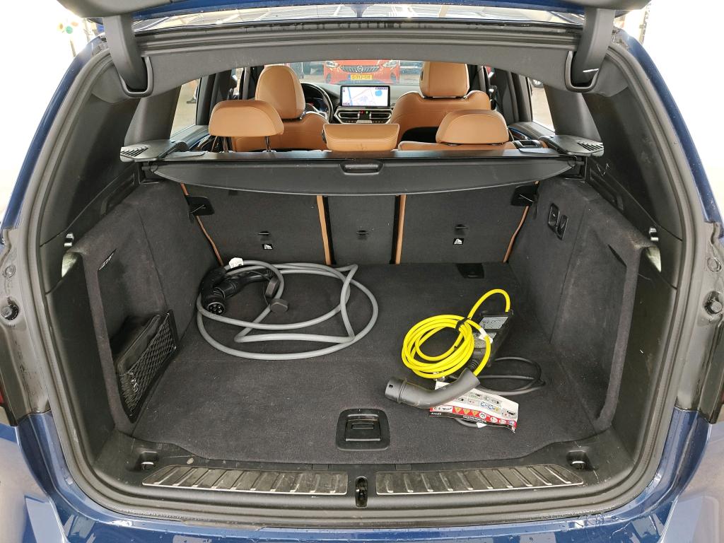 Foto 10 van BMW ix3