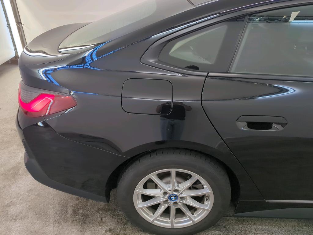 Foto 25 van BMW i4