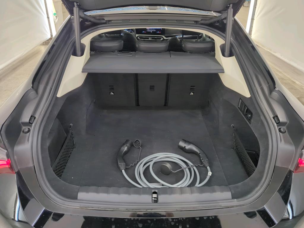 Foto 29 van BMW i4
