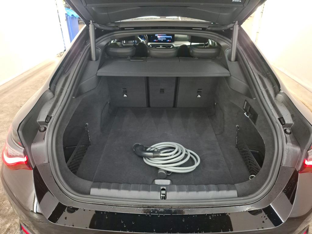 Foto 13 van BMW i4
