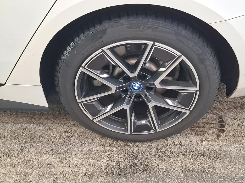 Foto 12 van BMW i4