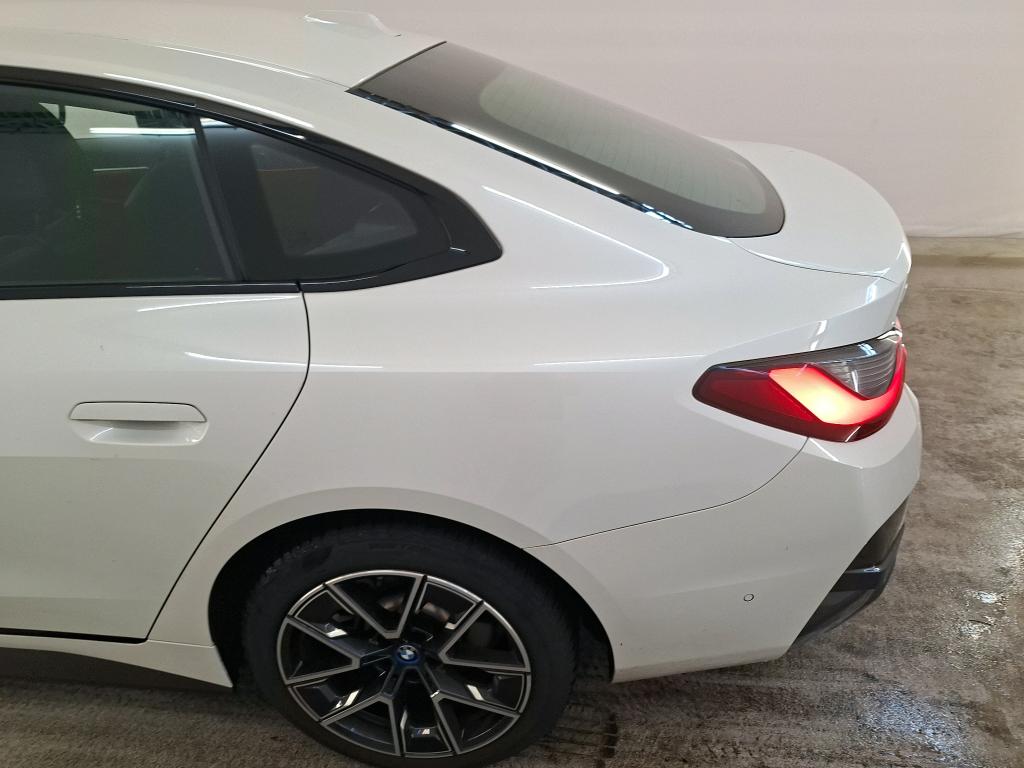 Foto 13 van BMW i4