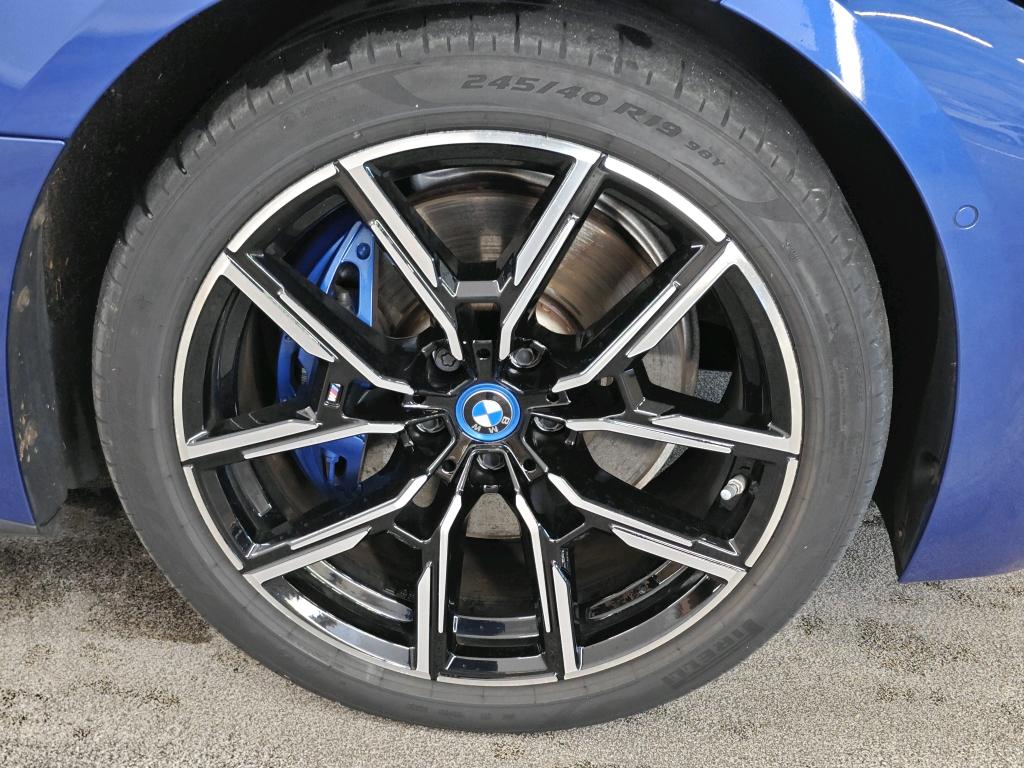 Photo 31 of BMW i4