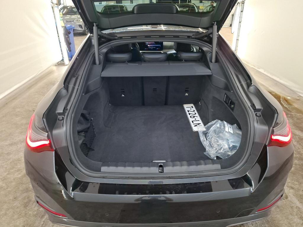 Foto 9 van BMW i4