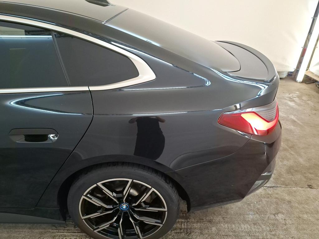 Foto 14 van BMW i4