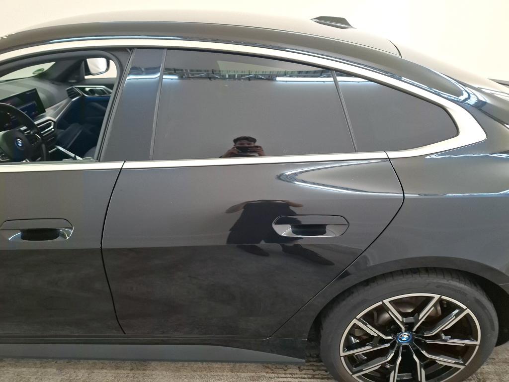 Foto 15 van BMW i4